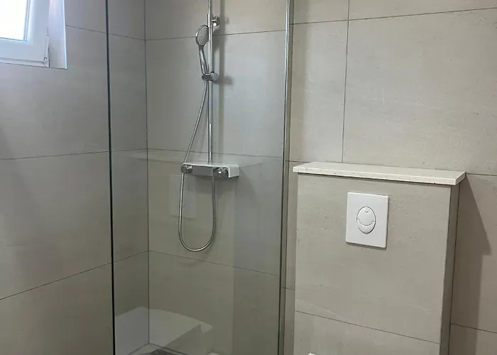 米兰达公寓式酒店 *